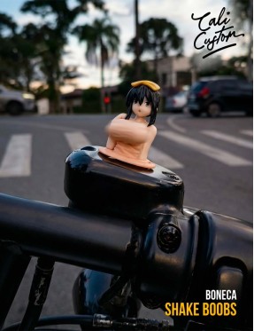Boneca Shake Boobs